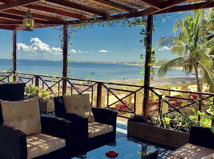 هتل Ifaty Beach Club Resort