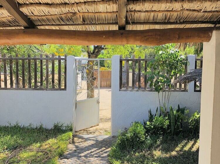 هتل Ifaty Beach Club Resort