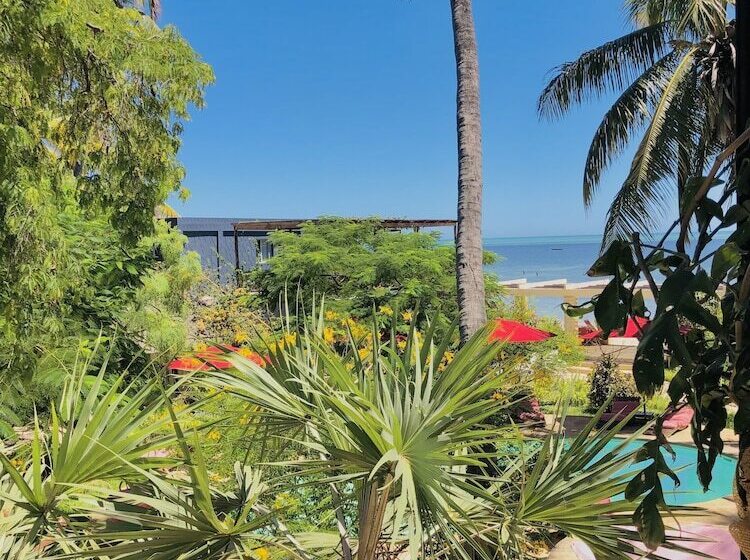 هتل Ifaty Beach Club Resort