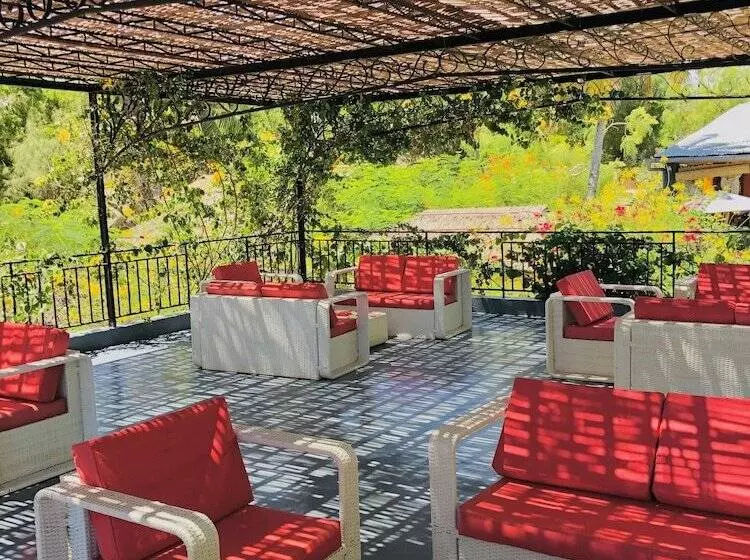 هتل Ifaty Beach Club Resort