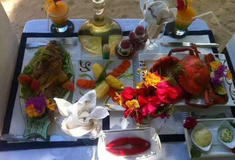 هتل Ifaty Beach Club Resort