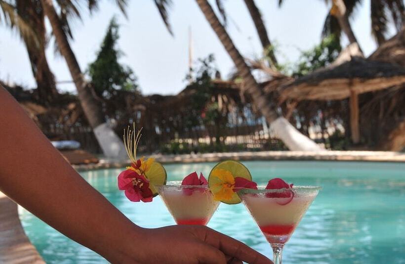 هتل Ifaty Beach Club Resort