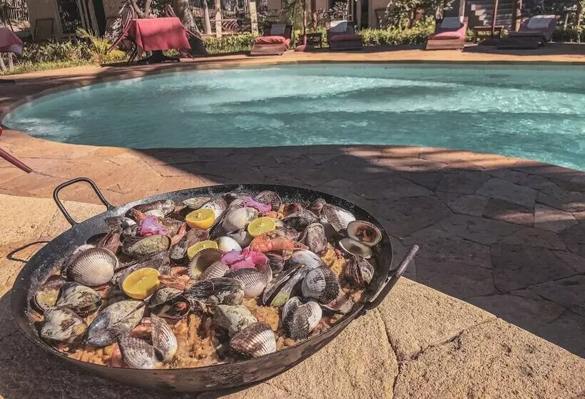 هتل Ifaty Beach Club Resort