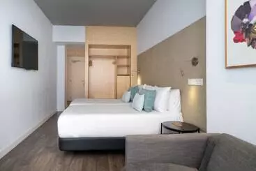 Отель Innside by Meliá Palma Center