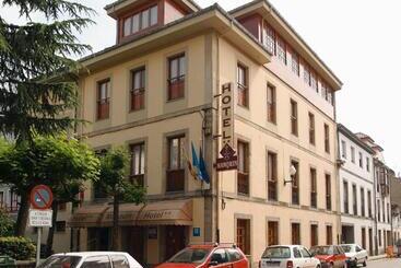 فندق Restaurante El Manquin