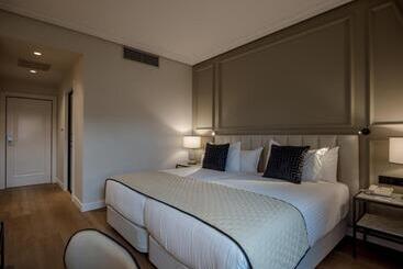 فندق Silken Ciudad De Vitoria