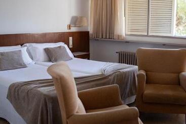 Отель Balneario Prats