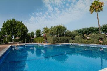 هتل Pato Amarillo