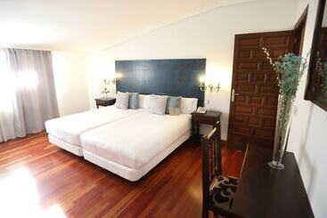 Conde Rodrigo Ii By Eme Hoteles