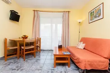 Otel Hostal Doris   Adults Only