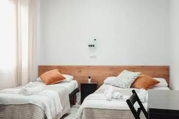 Отель Hostal Ruta De Francia