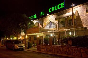 فندق Hostal El Cruce