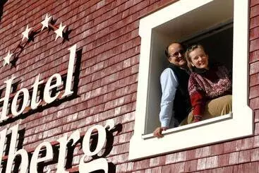 ホテル Arlberghaus