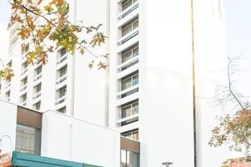 هتل Seasons Of Perth