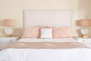 Hotel Romora Bay Resort & Marina