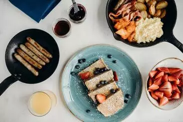 Delta Hotels By Marriott Burnaby Conference Centre