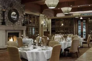 فندق Fairmont Chateau Whistler
