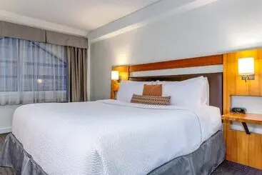 هتل Listel Whistler, A Coast