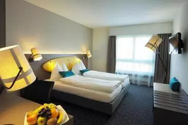 Отель Holiday Thun