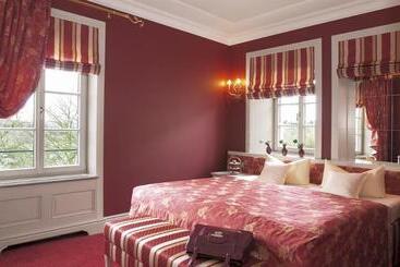 Schlosshotel Steinburg