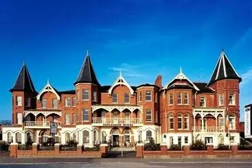 Esplanade Hotel On The Seafront