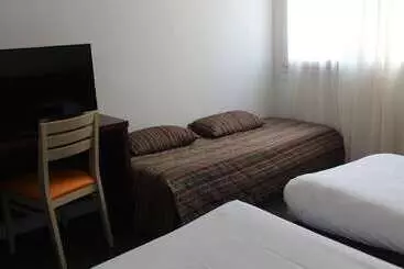 Отель Kyriad Nemours