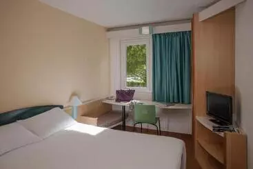 בית מלון כפרי Ibis Tours Sud