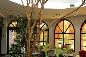 فندق La Poularde