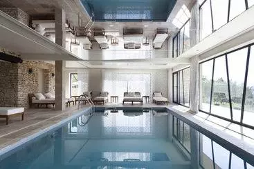 فندق Mas Des Herbes Blanches Hôtel & Spa – Relais & Châteaux