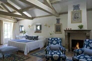 Отель Les Pres d'Eugene