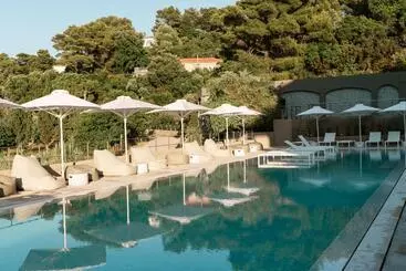 Отель Radisson Resort Plaza Skiathos