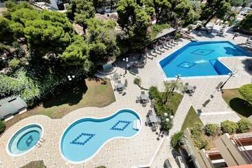 Oasis Hotel Apartments