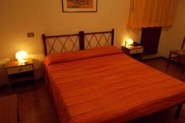 Szálloda Pensione Delfino Azzurro