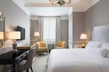 בית מלון כפרי The Westin Palace, Milan