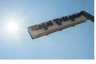 בית מלון כפרי Tritone