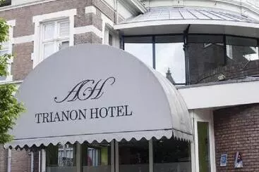 ホテル Budget Trianon