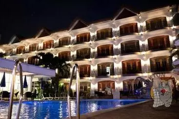 Clarkton Hotel Apartment