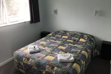 Courtesy Court Motel