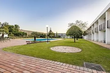 Отель African Sky Harrismith Inn