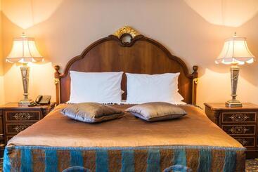 هتل Intourist Palace Batumi