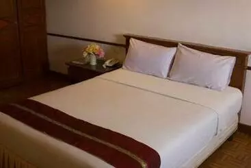 Отель Sripattana