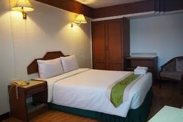 Отель Sripattana