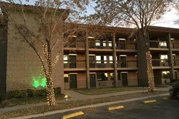 Gt Hotels Inn & Suites Extended Stay