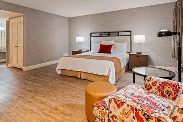 Surestay Hotel By Best Western Camarillo