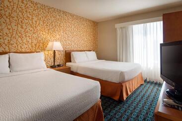 Otel Fairfield Inn Sacramento Cal Expo