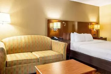 هتل Econo Lodge Naval Station Norfolk