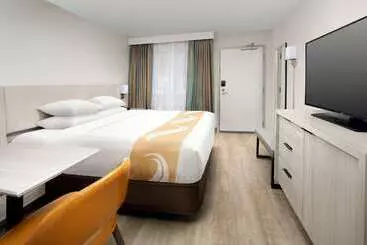 בית מלון כפרי Quality Inn Atlantic Beachmayo Clinic Jax Area