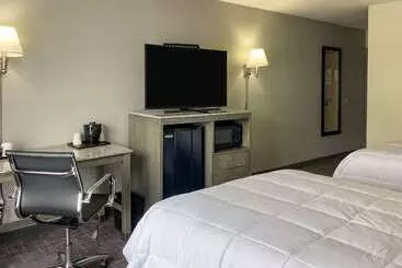 Отель Clarion Pointe   Greensboro Coliseum Area