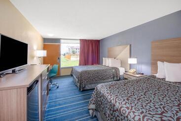 בית מלון כפרי Days Inn By Wyndham Salem, Il