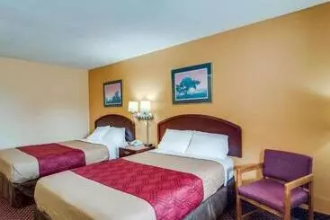 בית מלון כפרי Econo Lodge Near Bluefield College
